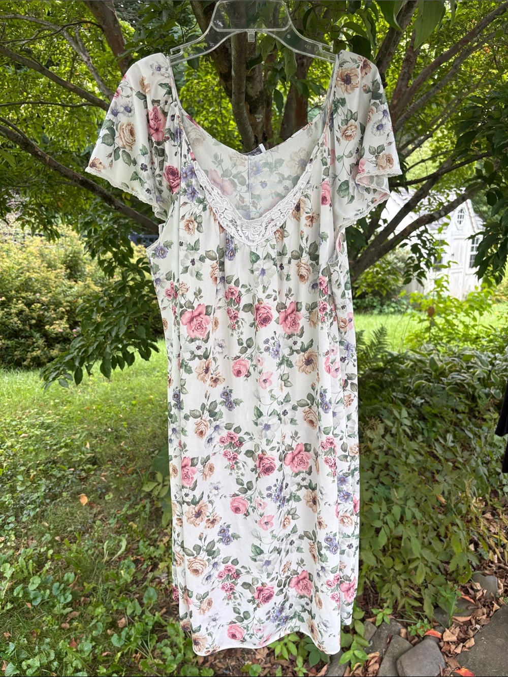 Vanity Fair Rose Floral Lace-Trim Nightgown M